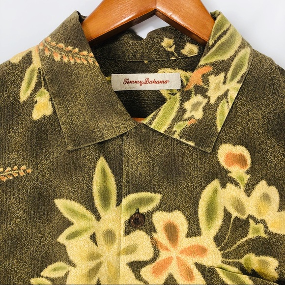 Mens Hawaiian silk short sleeve button down shirt - Picture 2 of 3